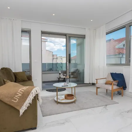 Luxurious New In Apartament Makarska