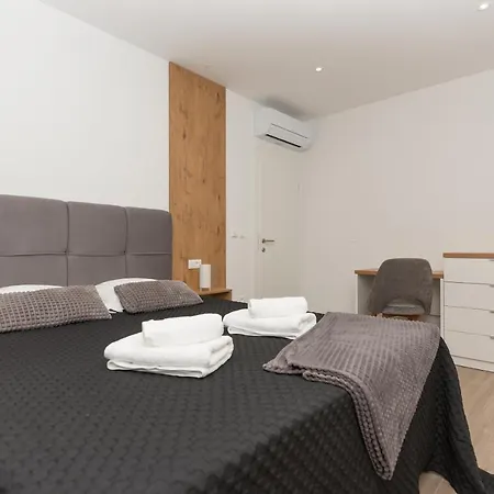 Luxurious New In * Makarska